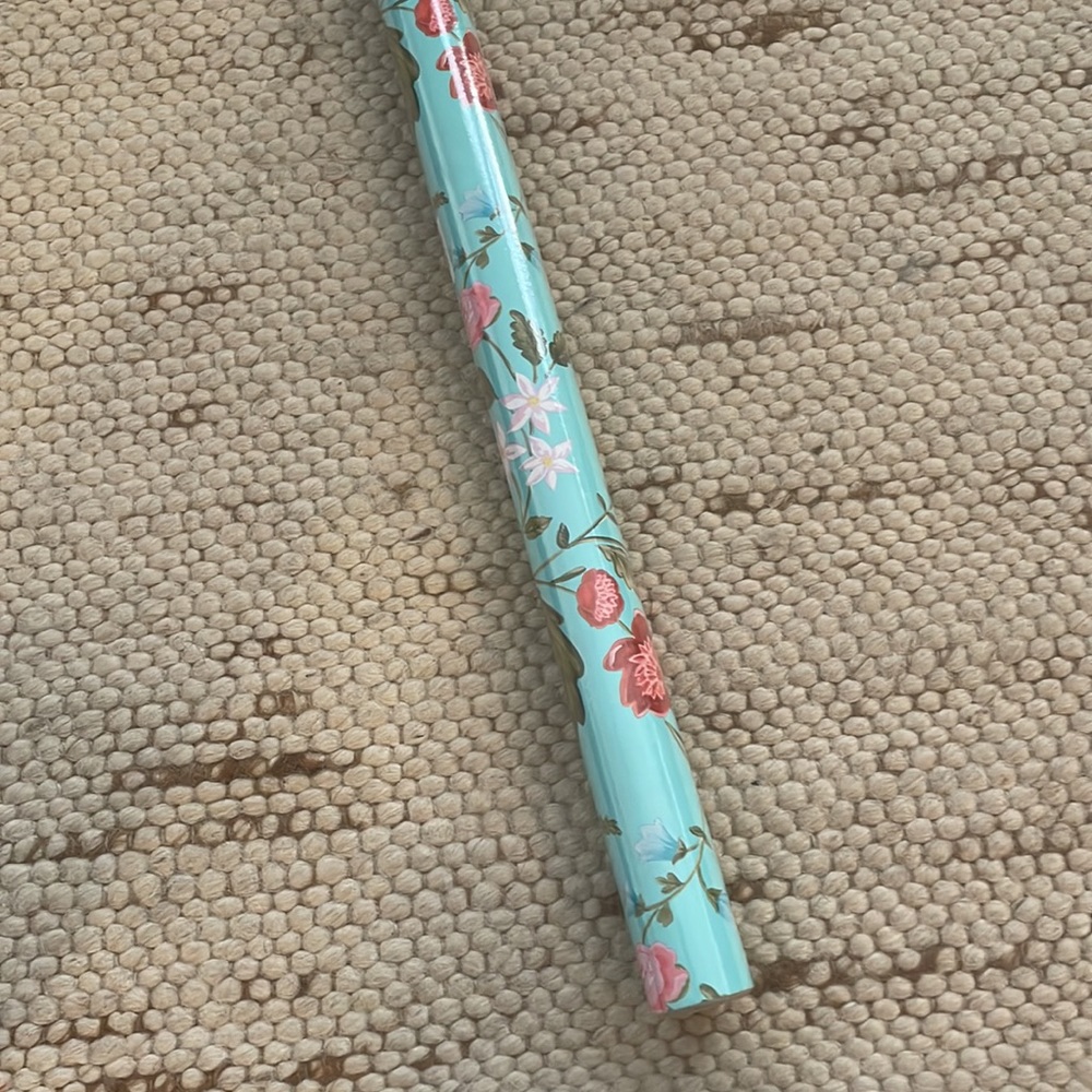 Sally Foster Tea Garden Roses gift wrap roll